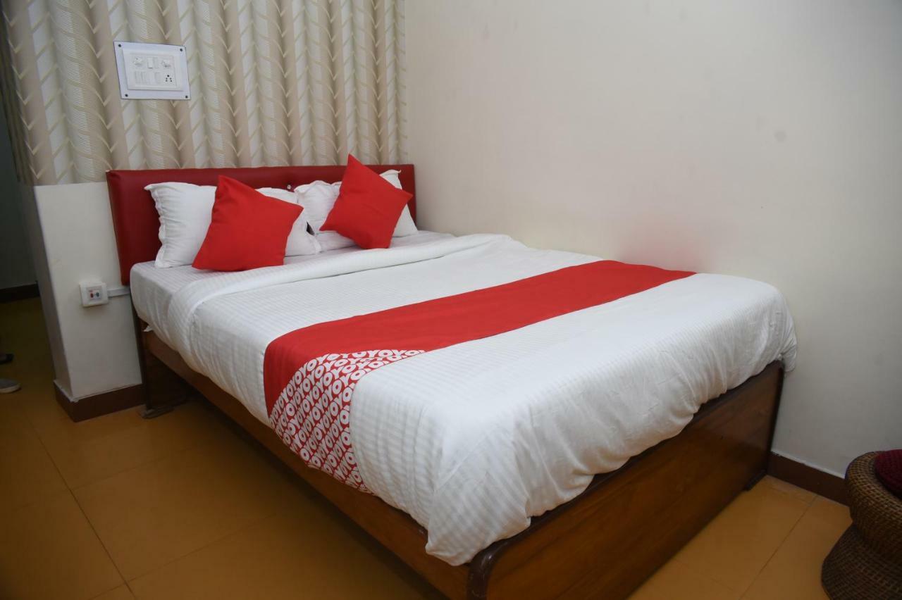 Oyo 45320 Hotel Mars 阿加尔塔拉 外观 照片