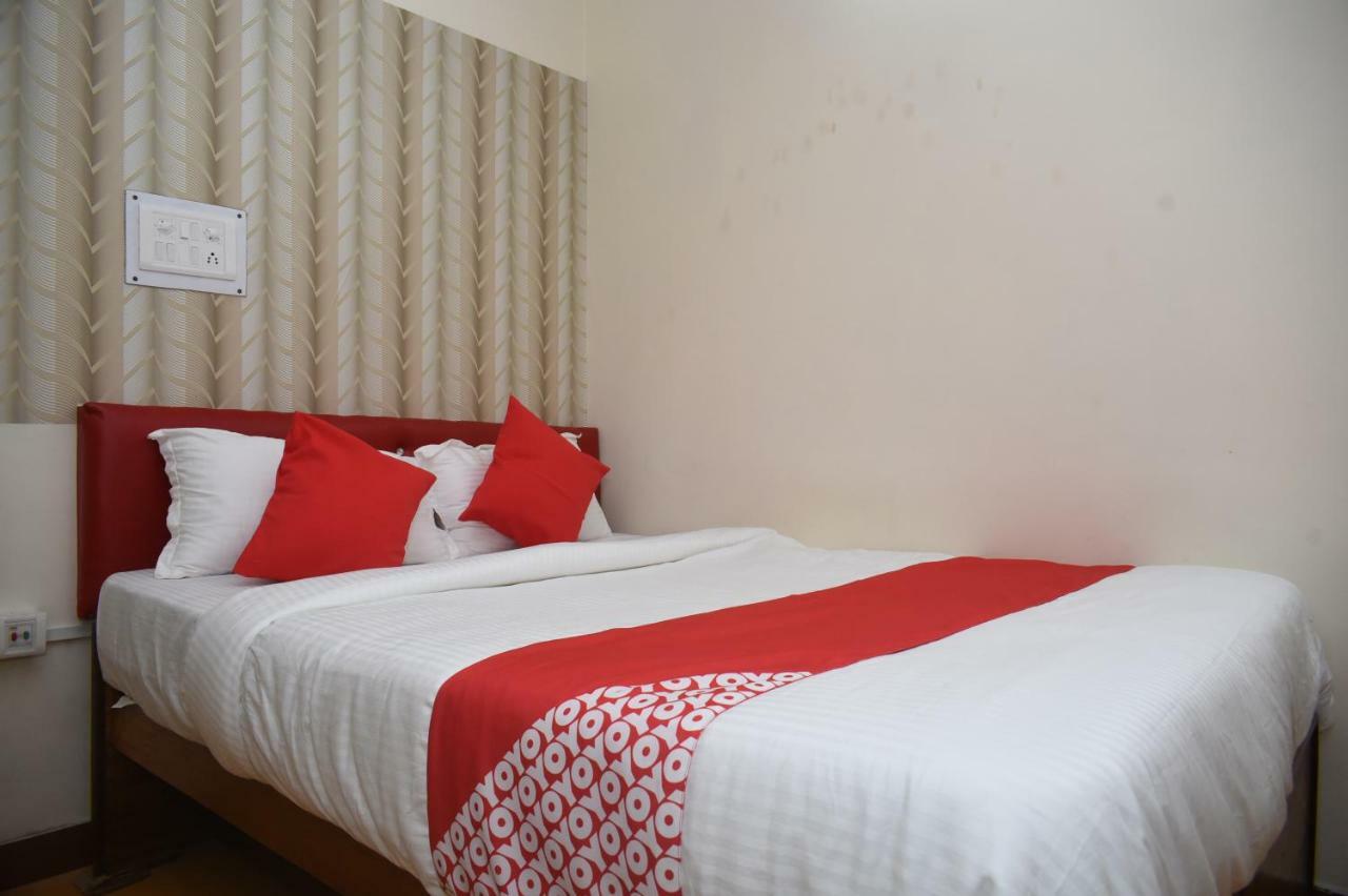 Oyo 45320 Hotel Mars 阿加尔塔拉 外观 照片