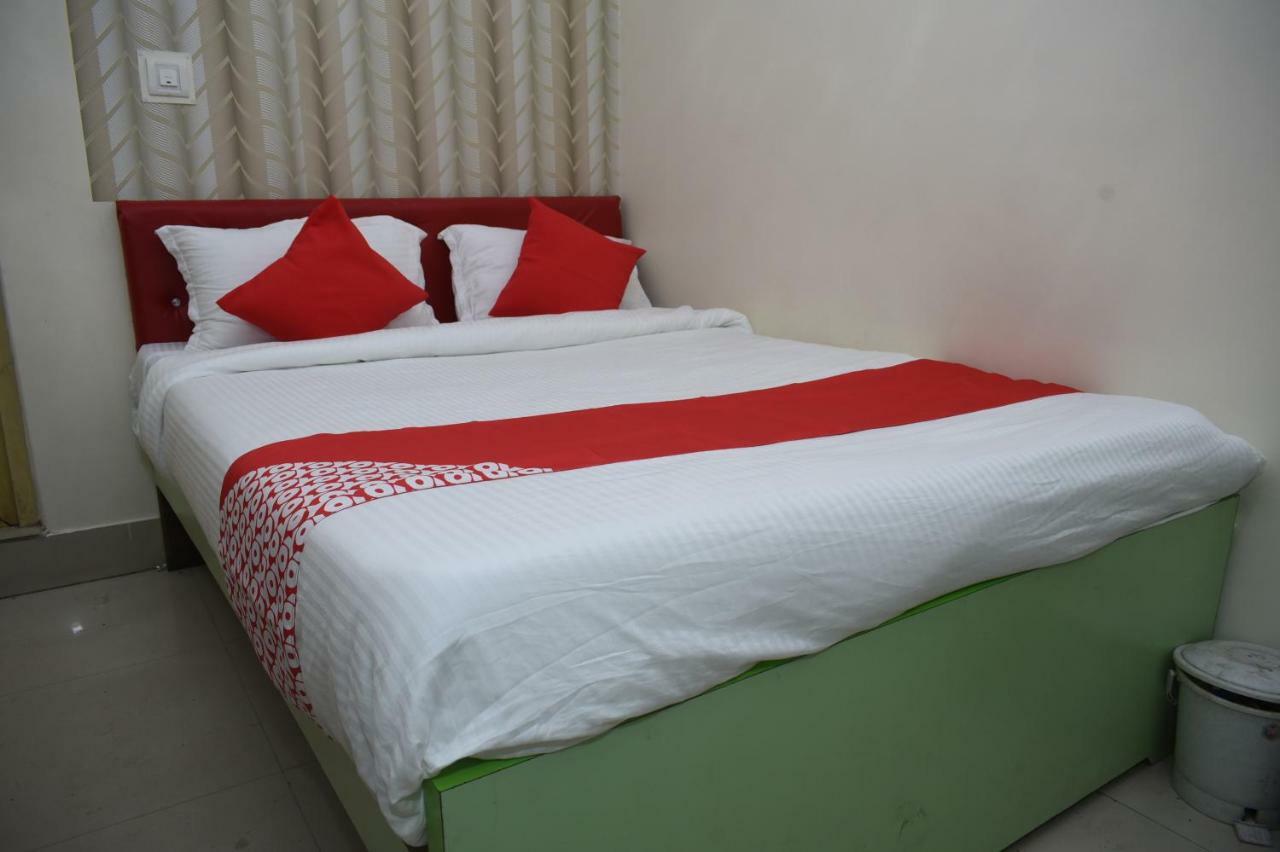 Oyo 45320 Hotel Mars 阿加尔塔拉 外观 照片