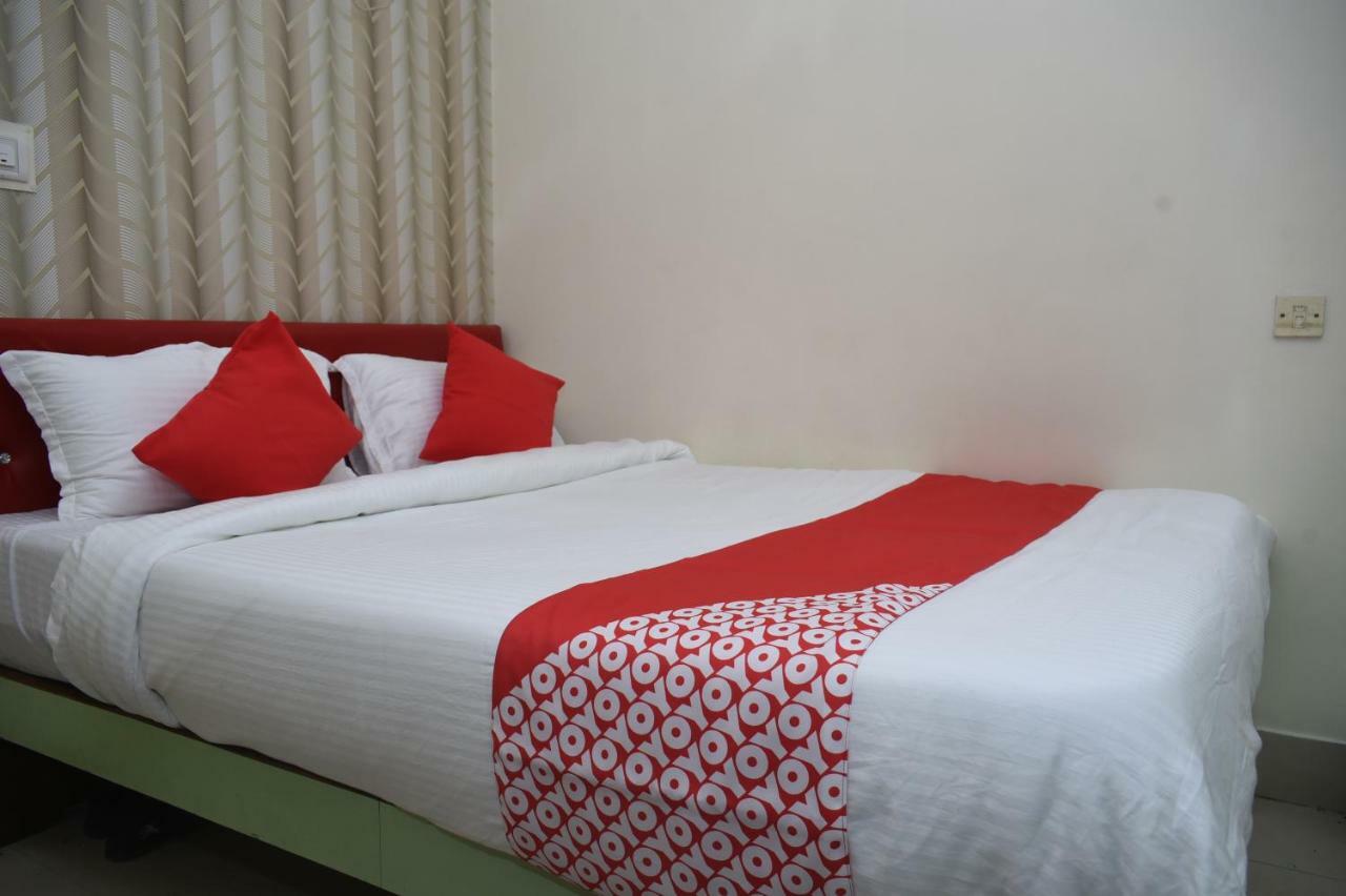 Oyo 45320 Hotel Mars 阿加尔塔拉 外观 照片