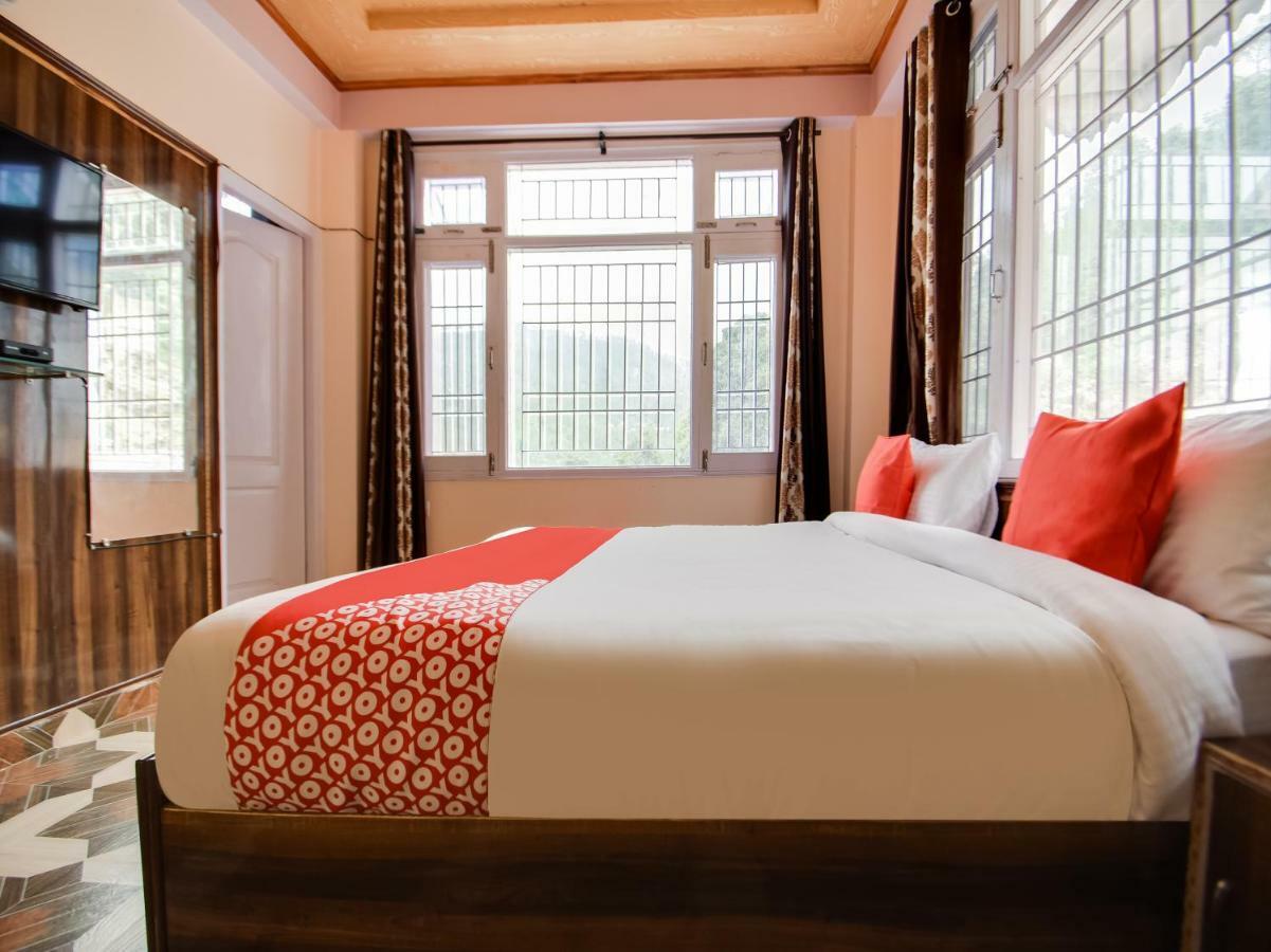 Oyo 45320 Hotel Mars 阿加尔塔拉 外观 照片