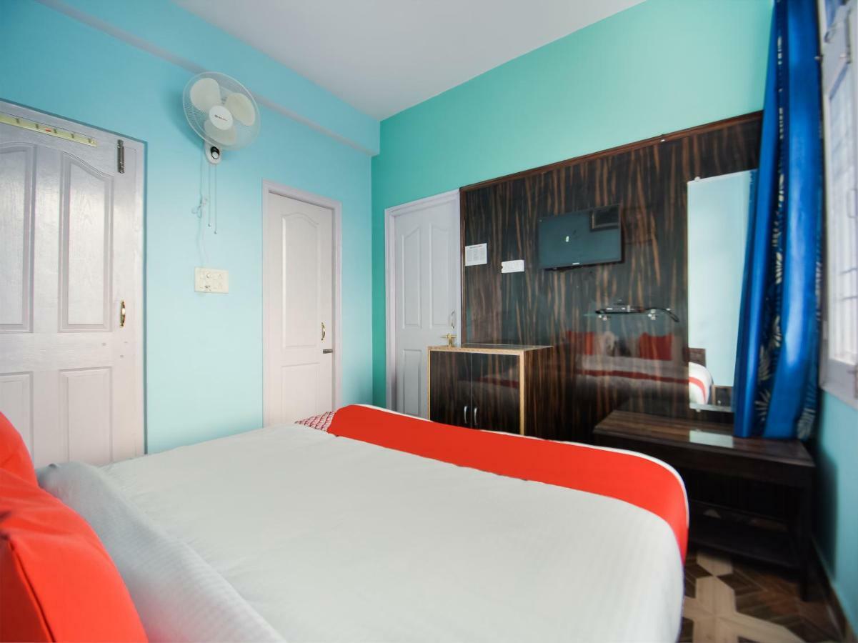 Oyo 45320 Hotel Mars 阿加尔塔拉 外观 照片
