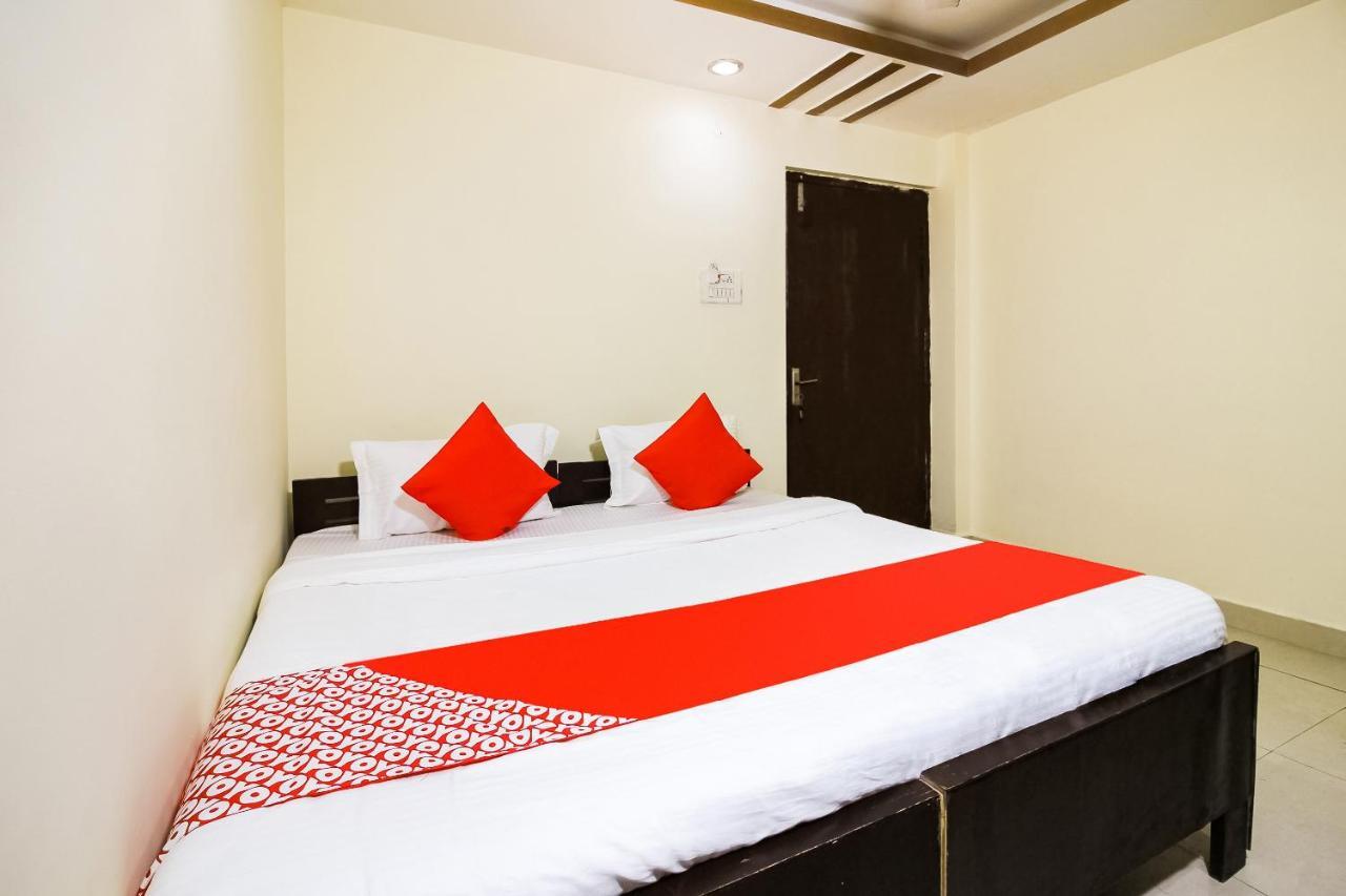 Oyo 45320 Hotel Mars 阿加尔塔拉 客房 照片